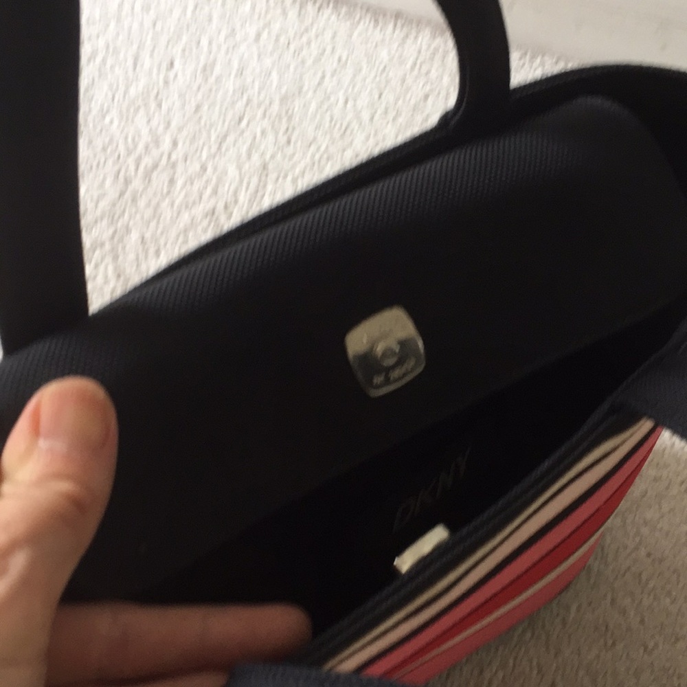 DKNY small totes bag - Picture 4 of 5